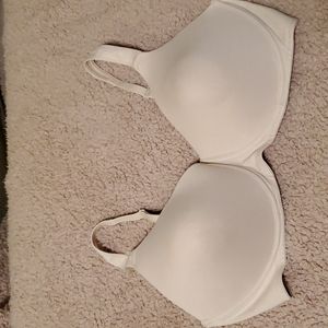 🌷NWOT Fruit of the Loom 44D bra